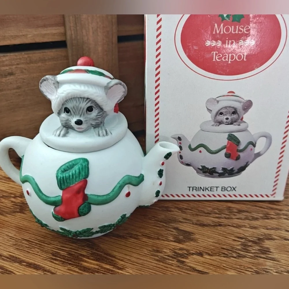 Vintage Mouse in a Teapot Ceramic Trinket Box Porcelain Keepsake Box Jewelry Box